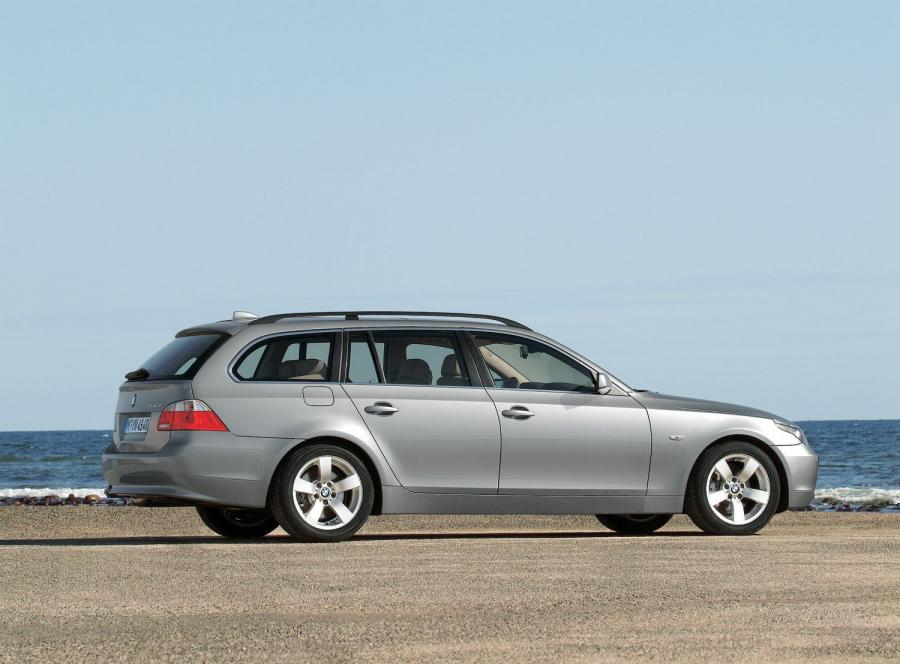  BMW 5-Series 2004 года  (фото 63 из 74)